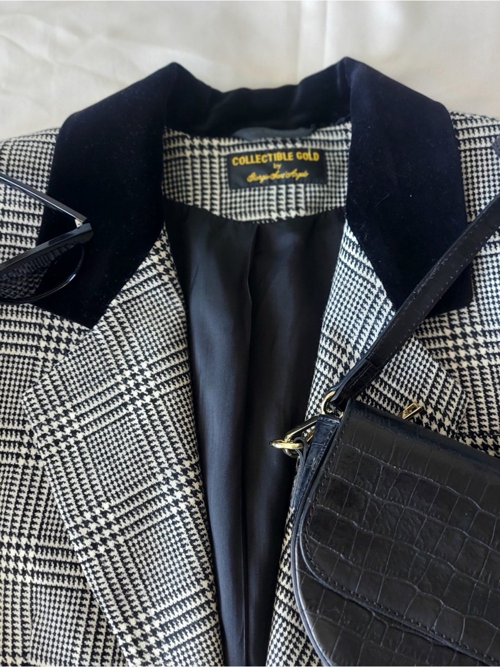 Women's Black & White Houndstooth Blazer